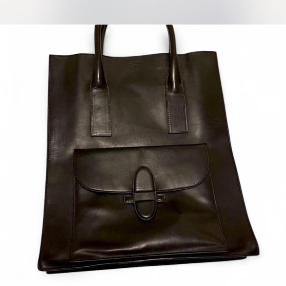 CÉLINE Navy Elegance The Must-Have Luxury Tote for the Modern Sophisticate navy - Picture 4 of 14